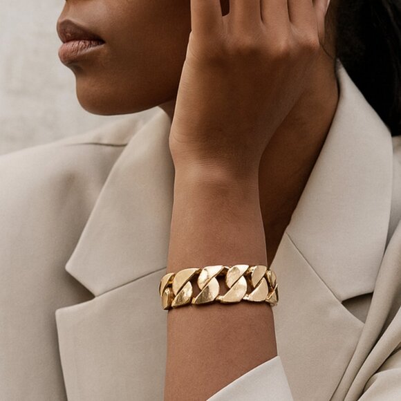 Bold Gold Tone Cuban Link Bracelet 1 Inch Wide Statement Piece New - Picture 1 of 14